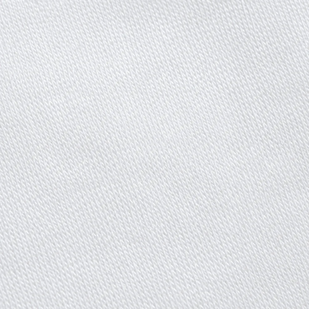 ภาพจำลอง close-up เนื้อผ้า TK (โพลีเอสเตอร์ 100% เนื้อเรียบ) — ห่วงเล็กมาก เรียบเป็นระเบียบ ผิวมันวาวชัดที่สุดในกลุ่มผ้าเจอร์ซี่